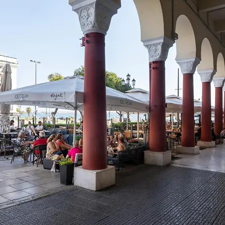 Aristoteluos By The Sea Daire *