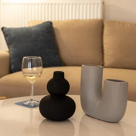 Aristoteluos By The Sea 아파트 *